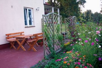 Polonia Privát Białobrzegi, Esterno